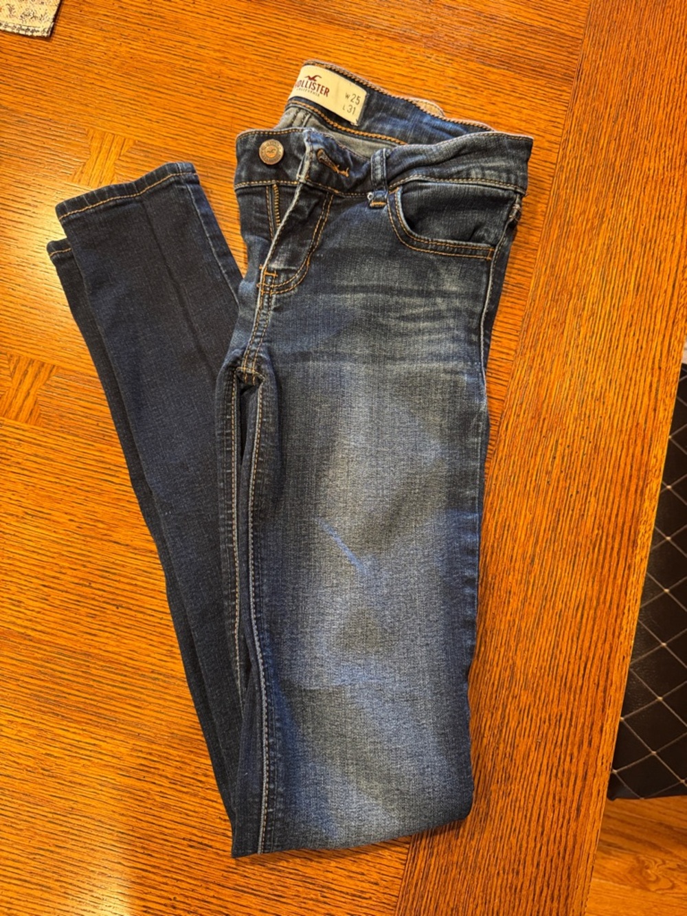Hollister Women's Medium-Dark Blue Skinny Jeans